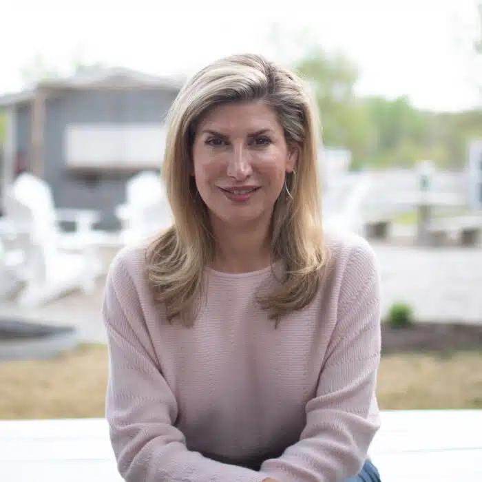 Meg Geisewite, author of Intoxicating Lies. Find freedom from alcohol.