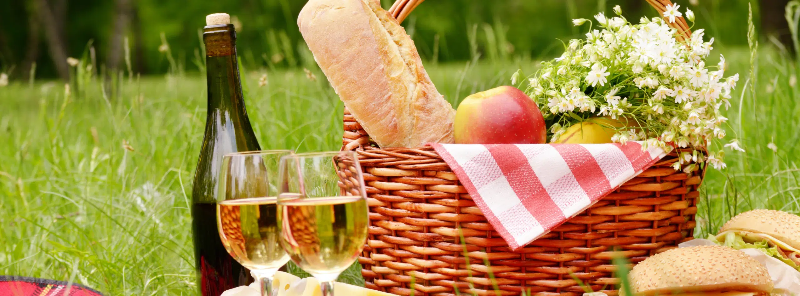 Six Nonalcoholic Drinks For Your Picnic Basket